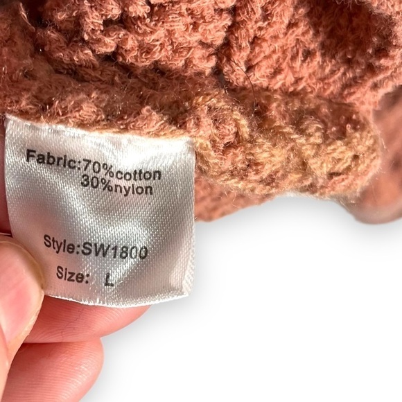 4 for $40 SALE! Elan Chunky Cable Scoop Neck Cropped Sweater, Salmon, Size L - Picture 3 of 8